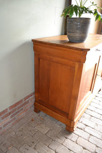 antieke kasten, antiek dressoir, den ouden steegh, antieke kasten, antiek dressoir, den ouden steegh, antieke meidenkast, antiek dressoir, antieke Louis Philippe kast, antieke ladekast.