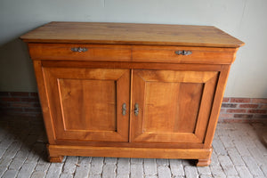 antieke kasten, antiek dressoir, den ouden steegh, antieke kasten, antiek dressoir, den ouden steegh, antieke meidenkast, antiek dressoir, antieke Louis Philippe kast, antieke ladekast.