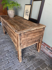 antieke kasten, antieke dekenkist, den ouden steegh, Antieke kasten, antieke dekenkist, den ouden steegh, antiek dressoir, antieke commode, antieke sidetable, antieke tv kast, antieke tv kist, antieke wandtafel, antieke kist met deksel.