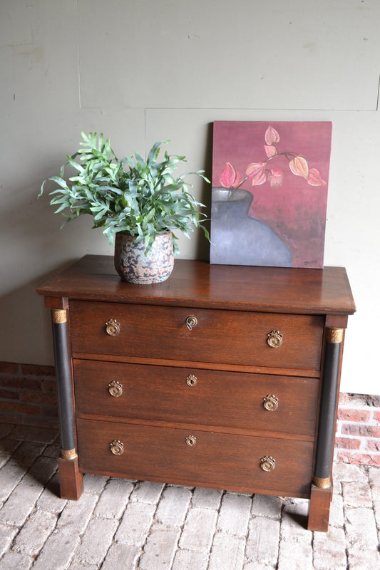 antieke kasten, antieke ladekast, den ouden steegh, antieke ladenkast, antieke commode, antiek dressoir, antieke tv kast, antieke televiesiekast, antieke Empire kast, antieke Empire ladekast.