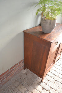 antieke kasten, antieke meidenkast, den ouden steegh, antieke kasten, antieke meidenkast, den ouden steegh, antiek dressoir, antieke Art Deco meidenkast, antieke commode, antieke ladekast, antieke strakke eiken kast.