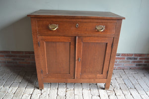 antieke kasten, antieke meidenkast, den ouden steegh, antieke kasten, antieke meidenkast, den ouden steegh, antiek dressoir, antieke Art Deco meidenkast, antieke commode, antieke ladekast, antieke strakke eiken kast.