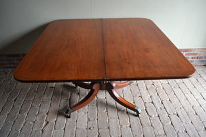 antieke tafels, antieke sidetable, den ouden steegh, antieke tafels, antieke sidetable, den ouden steegh, antieke eettafel, antieke wandtafel, antieke uitklaptafel, antiek bureau, antiek buro, antieke schrijftafel.