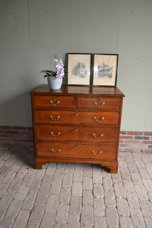 Antieke eiken houten ladekast