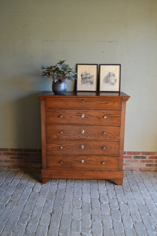 Antieke eiken met grenen houten ladekast.