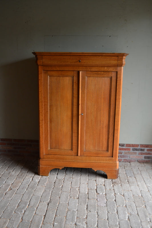 Antieke eiken houten Louis Philippe meidenkast