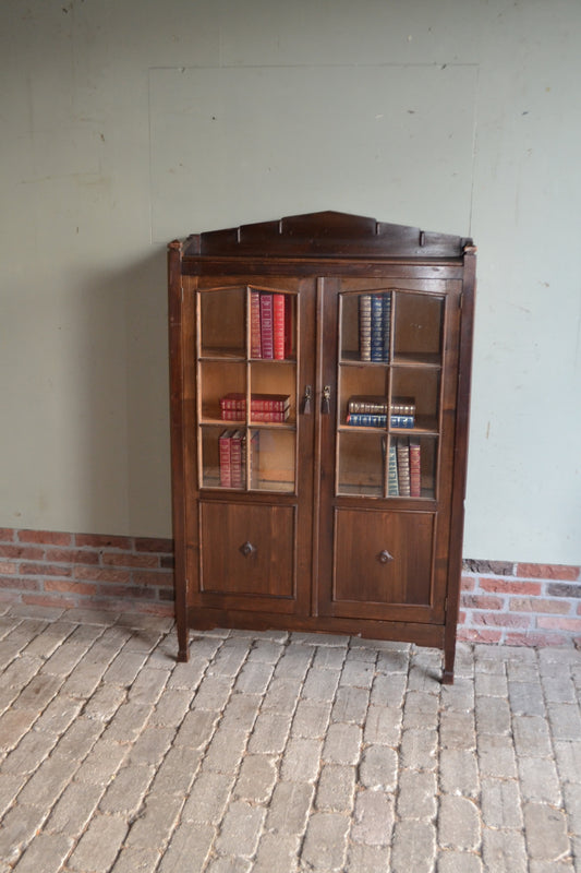 Antieke vruchtbomen houten Art Deco vitrinekast.