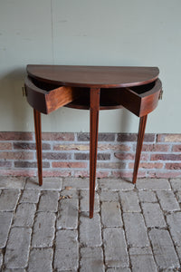 antieke haltafel, antieke halvemaan tafel, antieke mahonie tafel, antieke wandtafel, antieke plantentafel, antieke halfronde tafel op drie poten met twee laden.