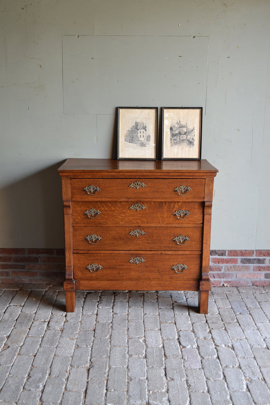 Antieke eiken houten ladekast