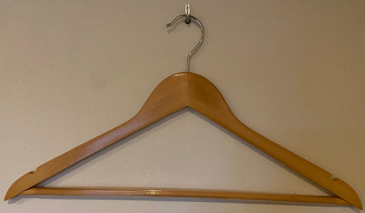 Kledinghanger met broeklat